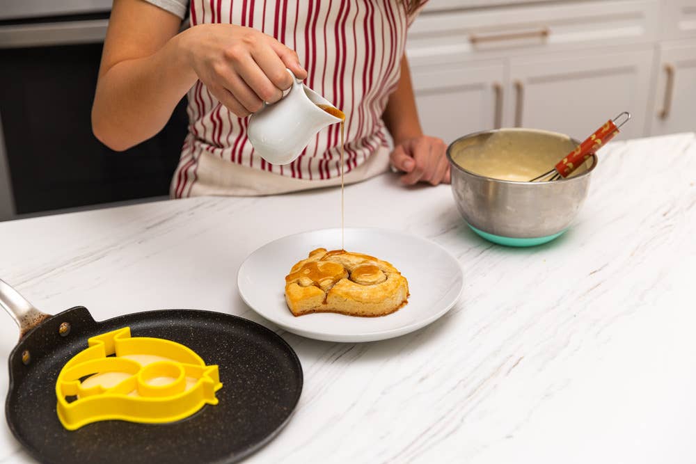 Farm Friends Breakfast Set – Egg & Pancake Mold with Whisk